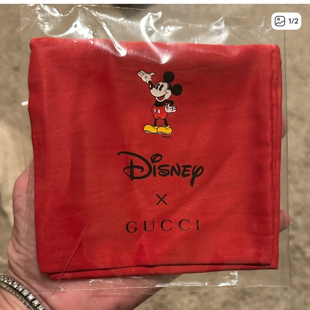 DISNEY x  Gucci Dustbag for wallet authentic brand new in package rare